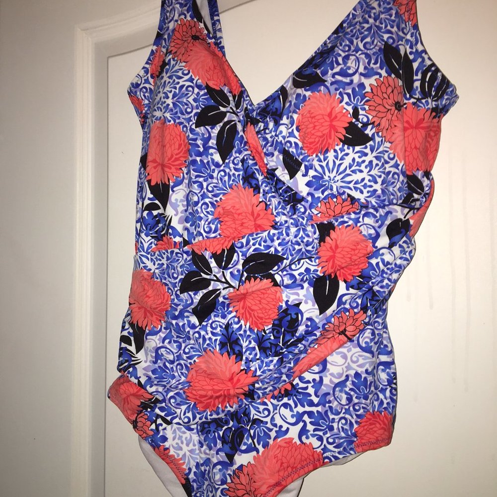 NWT - Seekers Floral Swimsuit